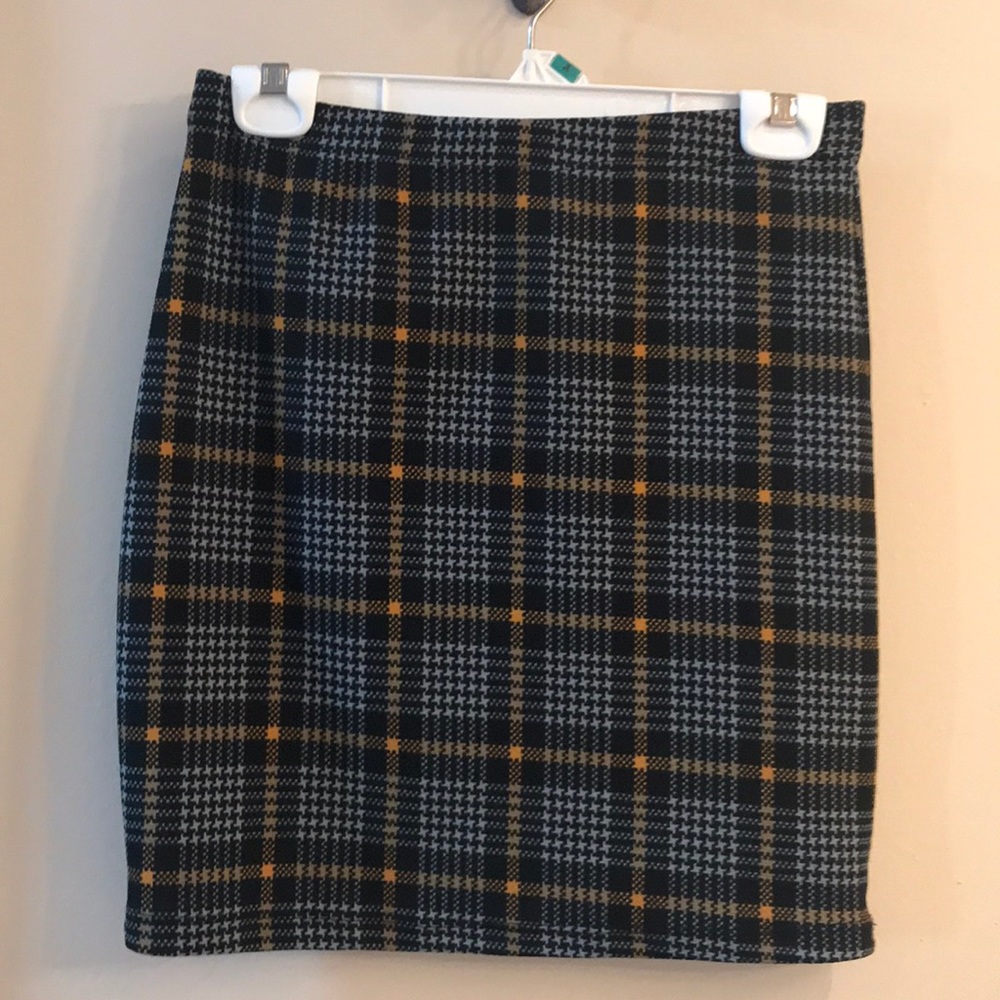 🌹GUC Windsor Plaid Skirt🌹